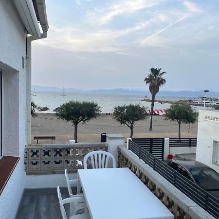 Apartamento En La Playa. Free Parking. Free Wifi L' Escala Luaran gambar