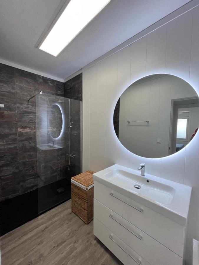 Apartamento En La Playa. Free Parking. Free Wifi L' Escala Luaran gambar
